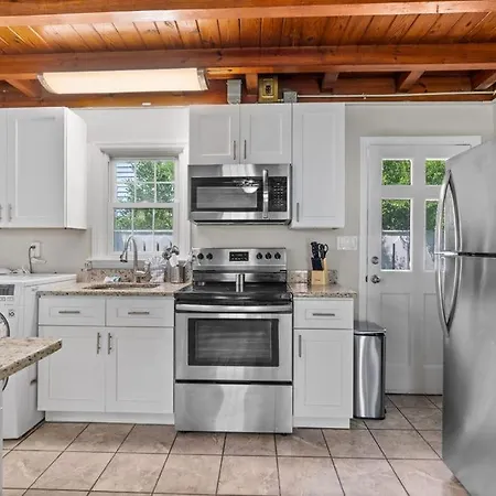 Laid Back 2Br Close To The Beach W Parking
